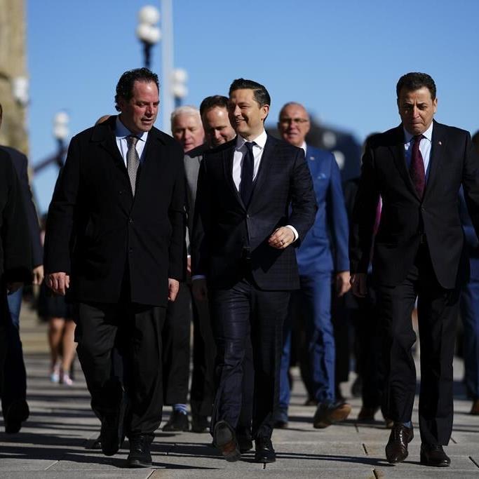 Conservatives continue to out-fundraise all other federal parties